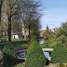 Wasserspiele und Bunnen 